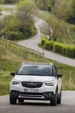 Opel Crossland X Turbo D 2017 года